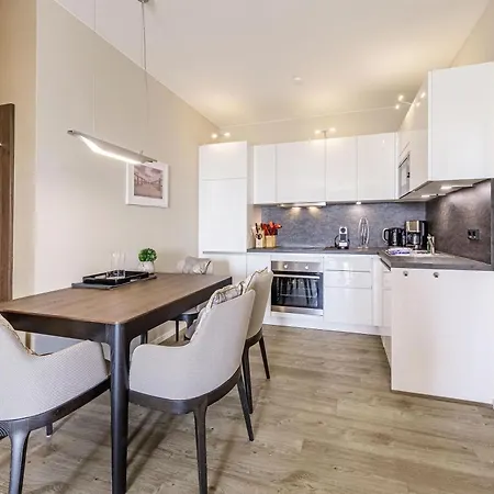 公寓 Sommertraum - Charmante 3-zimmer Mit Eckbalkon In